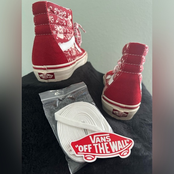 Rare Vans Christmas Pirate Santa SK8-HI - Picture 3 of 6